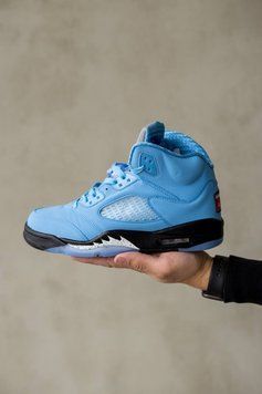 Чоловічі баскетбольні кросівки Nike Air Jordan Retro 5 UNC фото