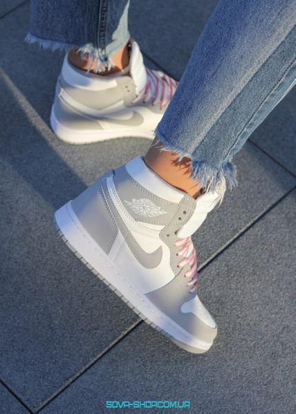 Жіночі баскетбольні кросівки Nike Air Jordan 1 High OG Seafoam фото