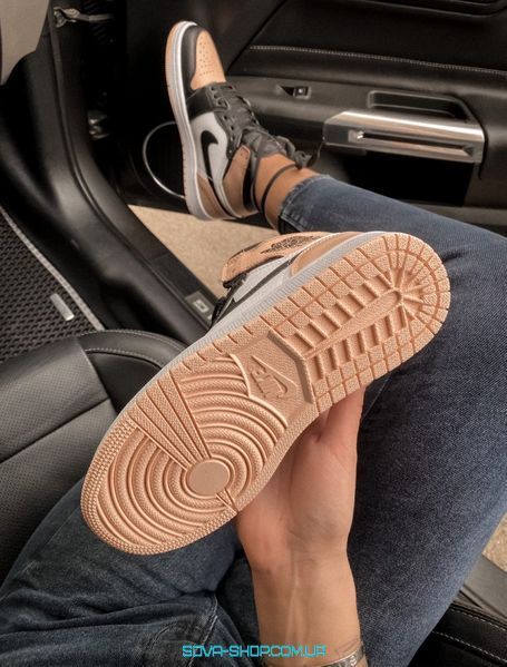 Жіночі баскетбольні кросівки Jordan 1 Retro High Patent Pink toe Nike фото