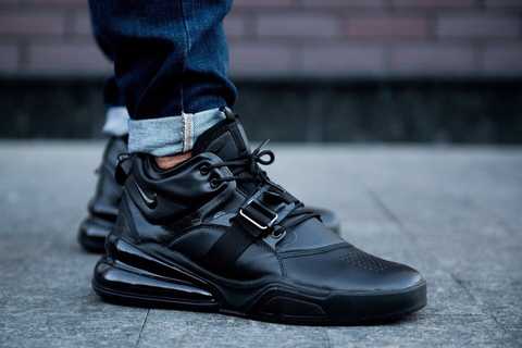 All black nike air hot sale 270