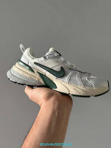 Чоловічі та жіночі кросівки Nike V2K Runtekk White Beige Green фото