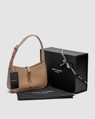 Женская сумка Yves Saint Laurent Hobo Le 5 A 7 Leather Shoulder Bag in Beige/Gold Premium фото
