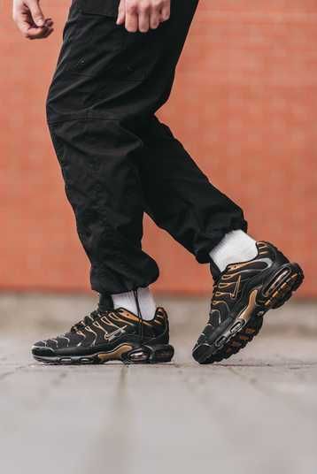 Чоловічі кросівки Nike Air Max TN Plus Black Orange - купити в