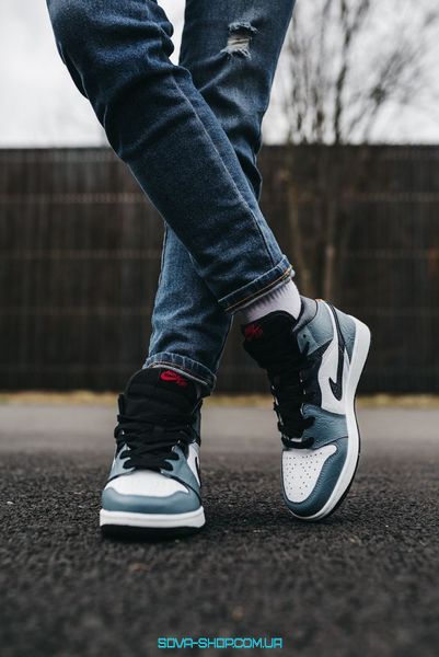 Жіночі баскетбольні кросівки Nike Air Jordan 1 Retro Paper Blue фото