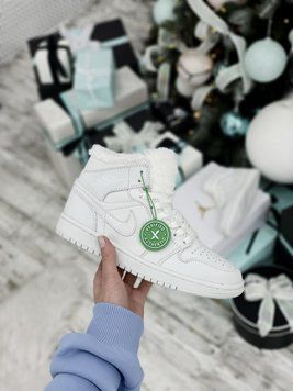 Зимові чоловічі та жіночі кросівки Nike Air Jordan 1 Retro White High Fur фото