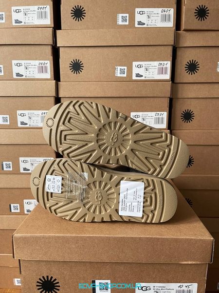 Жіночі зимові ботинки UGG Classic Clear Mini Brown фото