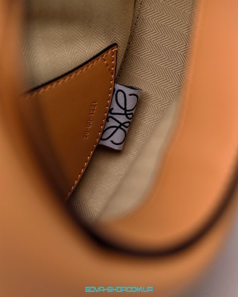 Женская сумка Loewe Luna Leather Shoulder Bag in Beige Premium фото
