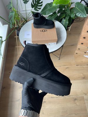 Женские зимние ботинки UGG Neumel Platform Zip Slipper Black Premium фото