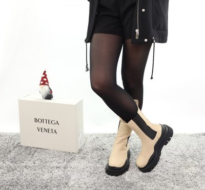 Зимние женские ботинки с мехом Bottega Veneta Beige Black 13030 фото