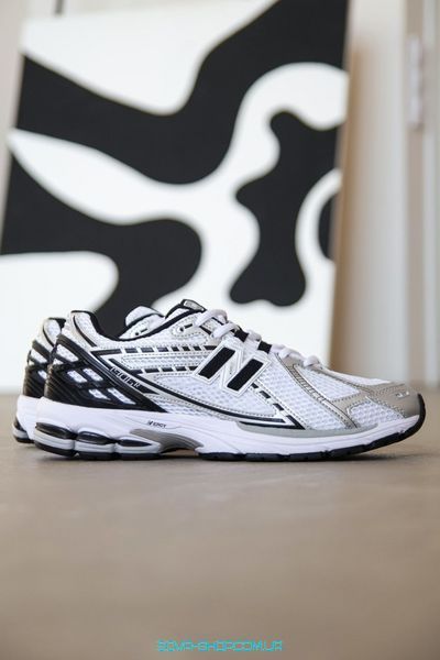 Чоловічі кросівки New Balance 1906R Silver Metallic/Black фото