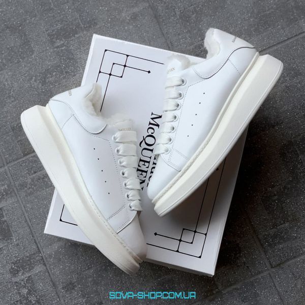 Зимние женские кроссовки Alexander McQueen Oversized Sneakers All White Winter фото