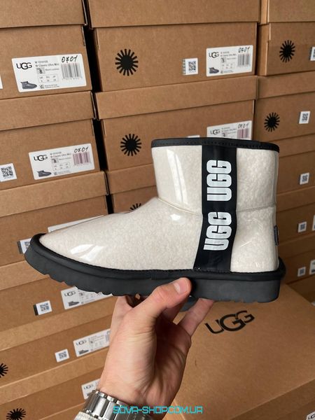 Жіночі зимові ботинки UGG Classic Clear Mini Milk White фото