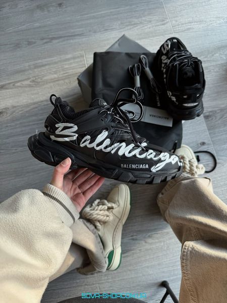 Чоловічі та жіночі кросівки Balenciaga Track Sneaker 'Signature - Black White' Premium фото