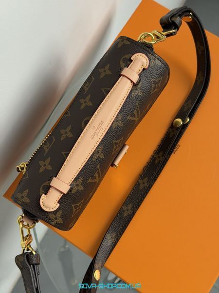 Жіноча сумка Louis Vuitton Pochette M&eacute;tis East West Bag in Monogram Canvas Premium фото