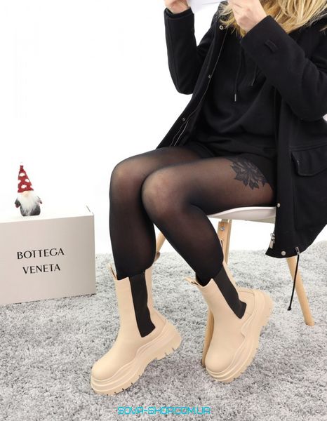 Зимові жіночі черевики з хутром Bottega Veneta Beige Black 13031 фото