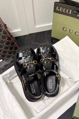 Женские шлепанцы Gucci Leather Sandals Premium фото