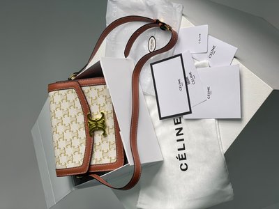 Женская сумка Celine The Triomphe Bag Canvas and Calfskin White Premium фото