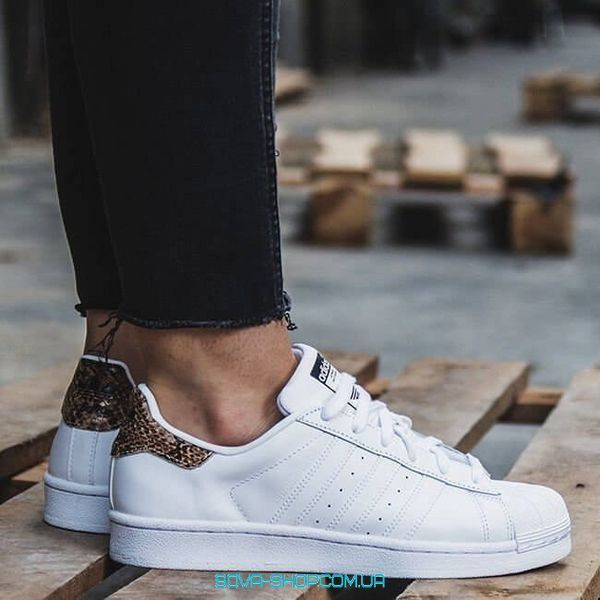 Жіночі кросівки Superstar Snake White Adidas фото