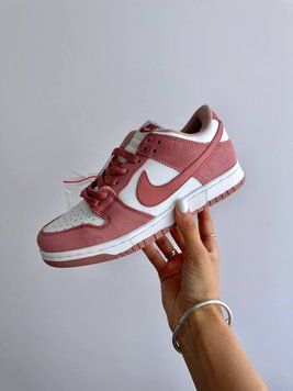Жіночі кросівки Nike SB Dunk Low PINK SUEDE фото