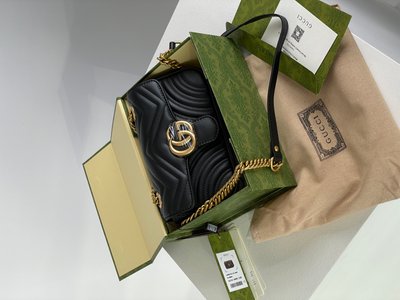 Жіноча сумка Gucci Marmont Mini Shoulder Bag, Black Gold Hardware Premium фото