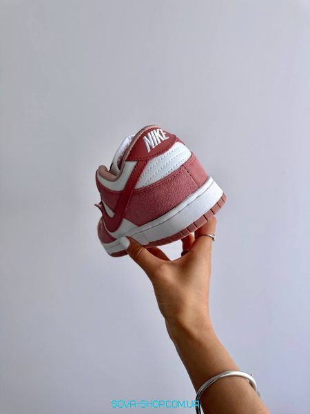Жіночі кросівки Nike SB Dunk Low PINK SUEDE фото