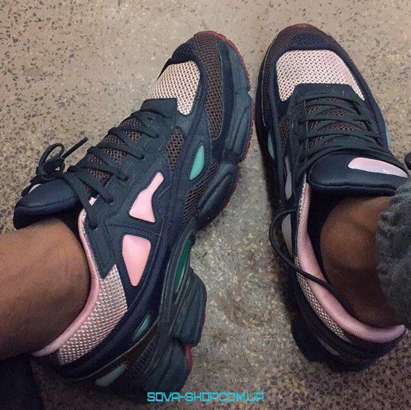 Женские кроссовки Adidas x Raf Simons Ozweego 2 "Dark Marine & Cardinal" Женские кроссовки Adidas фото