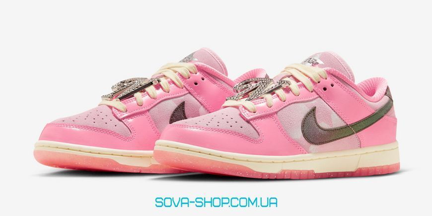 Жіночі баскетбольні кросівки Nike SB Dunk Low "Barbie" фото