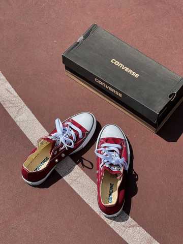 Converse burgundy hot sale low