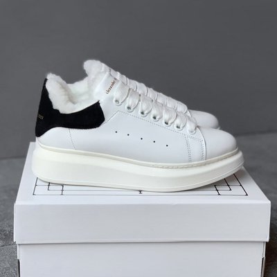 Зимние женские кроссовки Alexander McQueen Oversized Sneakers White Black Winter фото