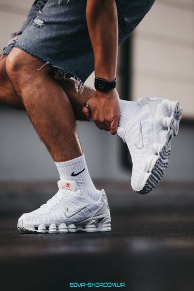 Чоловічі та жіночі кросівки Nike SHOX TL White фото