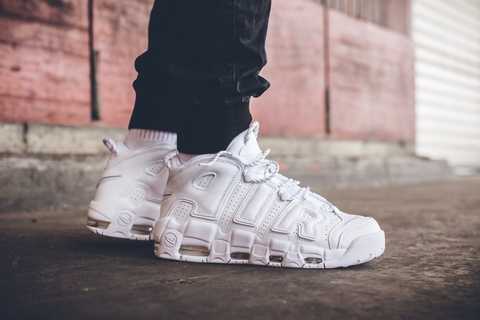 Nike air more store uptempo woman