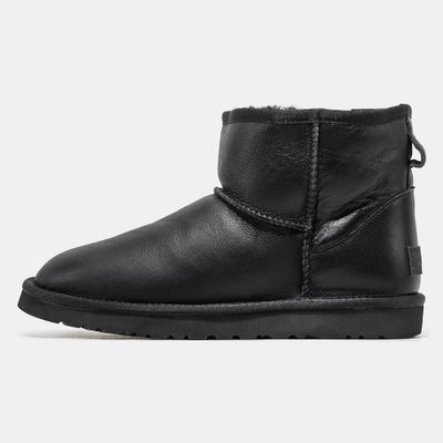 Женские и мужские зимние ботинки UGG Classic Mini Black Leather Premium фото