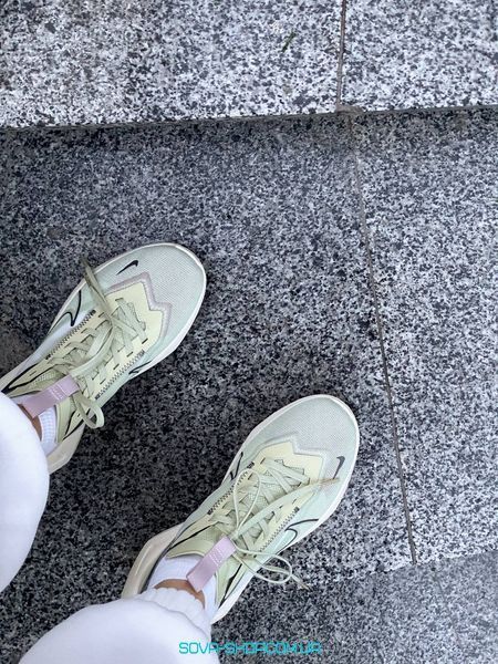 Жіночі кросівки Nike Vista Lite Olive Aura фото