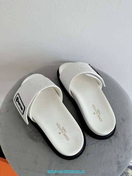 Жіночі шльопанці Louis Vuitton Rubber Slippers White фото