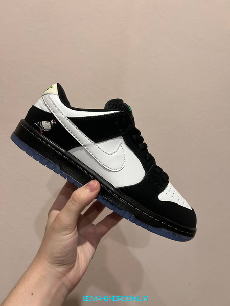 Жіночі та чоловічі баскетбольні кросівки Nike SB Dunk Staple Panda Pigeon фото