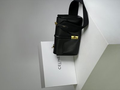 Жіноча сумка Celine Teen Soft 16 In Smooth Calfskin Tan Black Premium фото