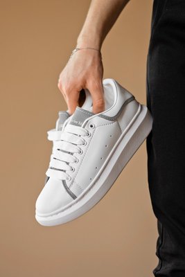 Женские кроссовки Oversized Sneakers White/Silver Alexander McQueen фото