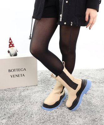 Зимние женские ботинки с мехом Bottega Veneta Beige Black 13033 фото