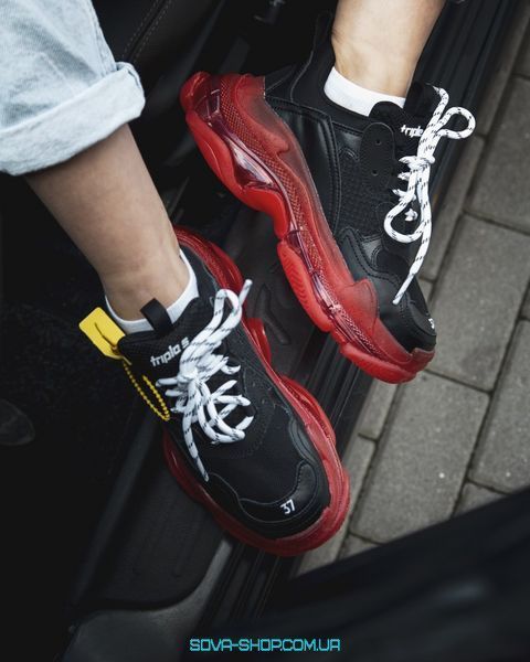 Жіночі кросівки Triple S Black Red Balenciaga фото