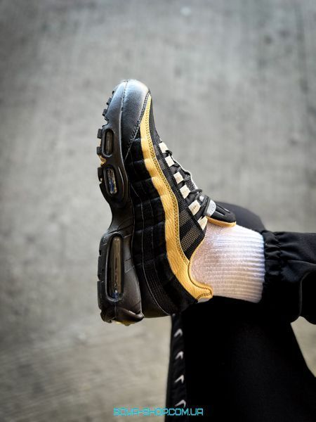 Чоловічі кросівки Nike Air Max 95 "Black Elemental Gold" фото