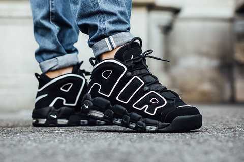 Air max store uptempo black white