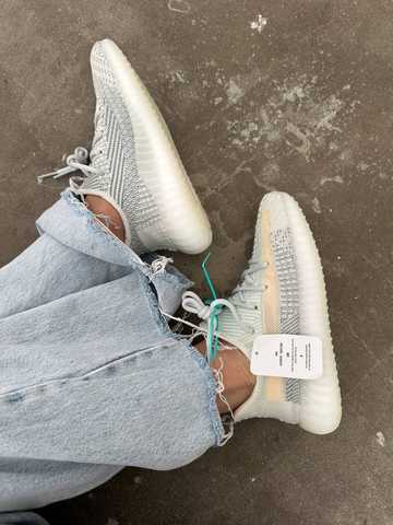 Yeezy boost 350 v2 cheap cloud white