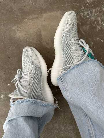 Yeezy boost 350 cheap v2 cloud white price