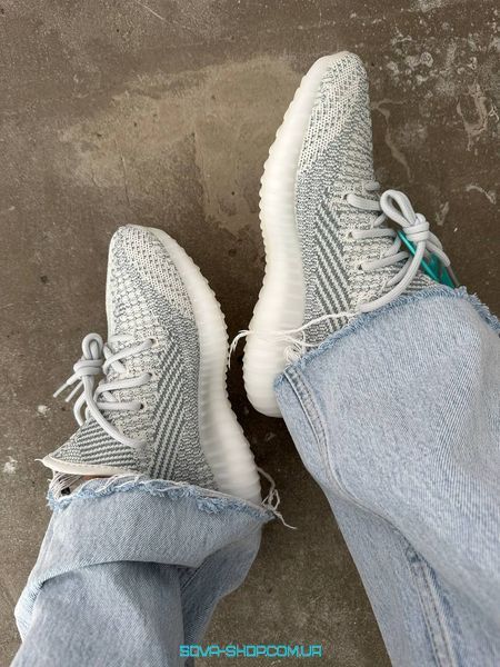 Жіночі кросівки Yeezy Boost 350 v2 Cloud White Adidas фото