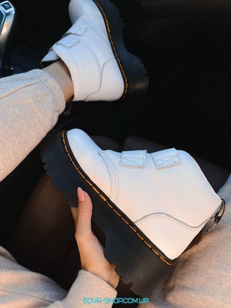 Женские зимние ботинки Dr. Martens Devon Heart фото