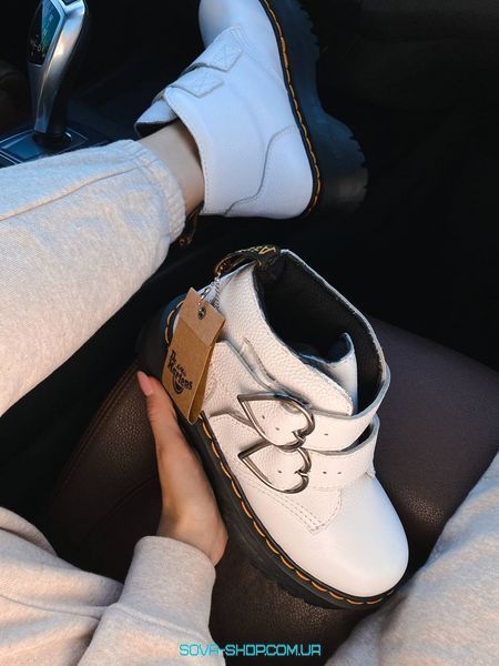 Женские зимние ботинки Dr. Martens Devon Heart фото