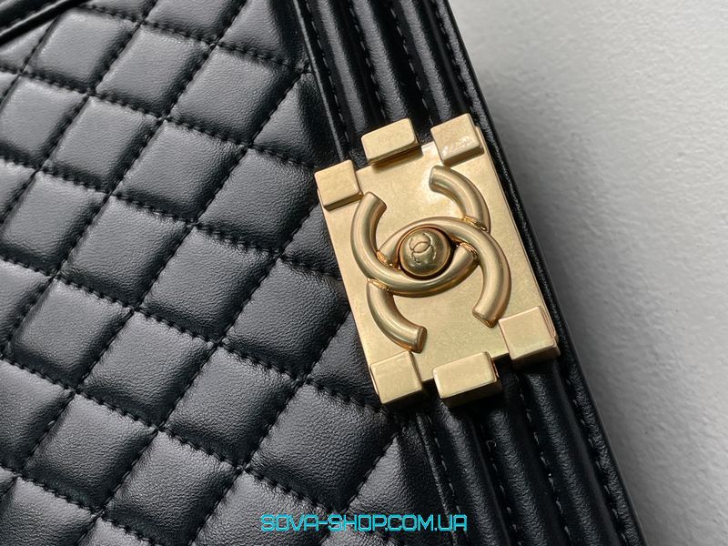 Женская сумка Chanel Medium Boy Black/Gold Caviar RHW Premium фото