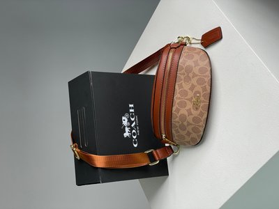 Жіноча бананка Coach Leather Signature Belt Bag, Tan/Rust Premium фото