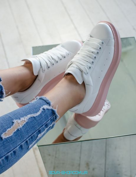 Жіночі кросівки Oversized Sneakers White Pink Alexander McQueen фото