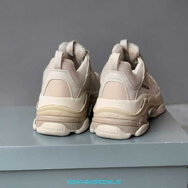 Жіночі кросівки Balenciaga Triple S Beige Lux Woman фото